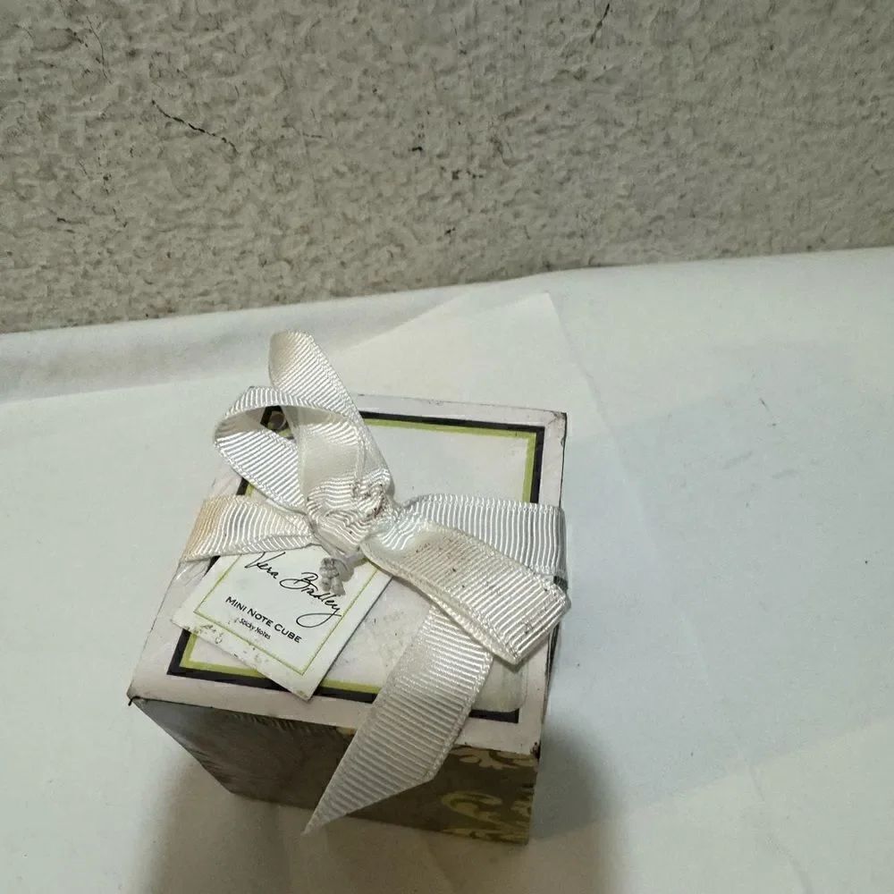 New Vera Bradley mini note cube baroque